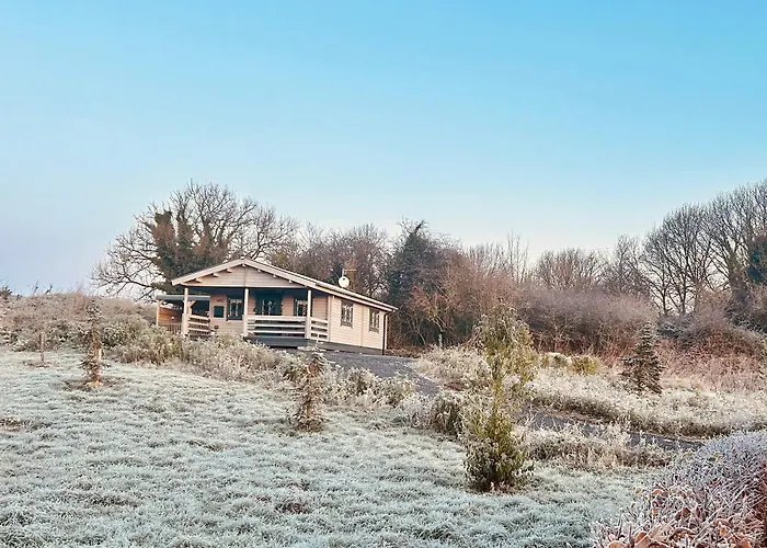 Little Rock Retreat Log Cabin With Hot Tub