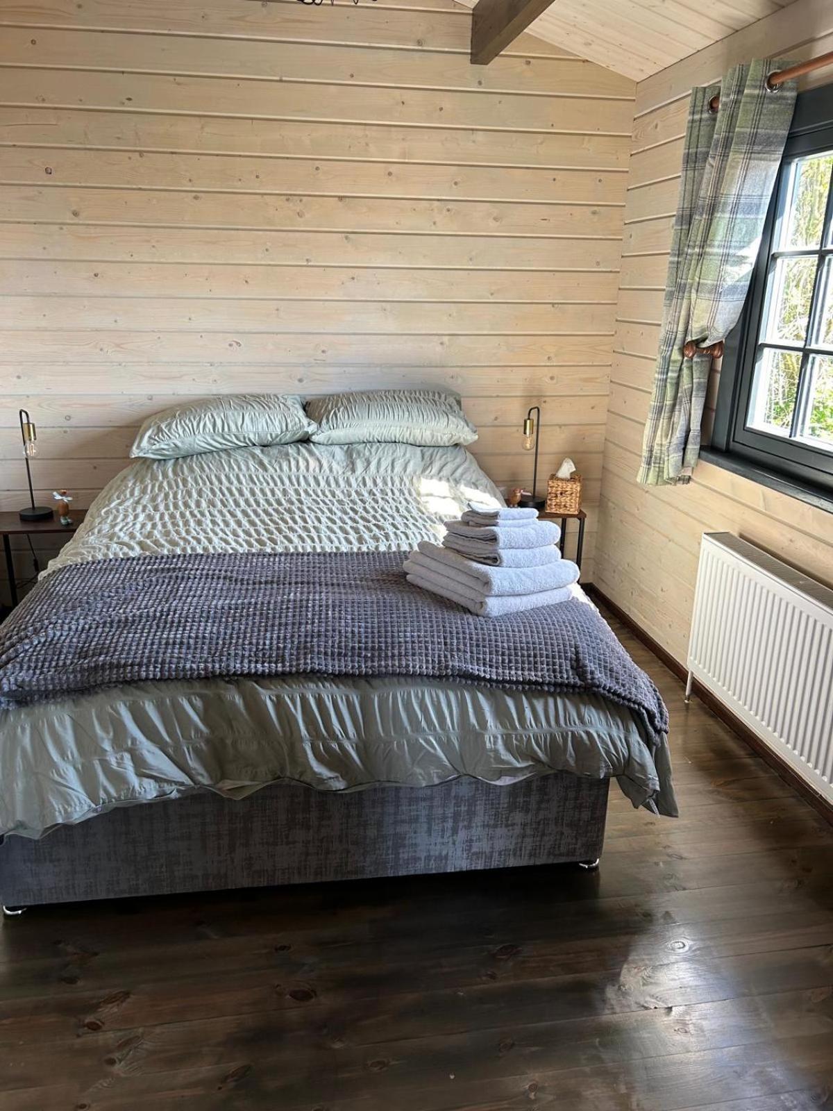 Little Rock Retreat Log With Hot Tub